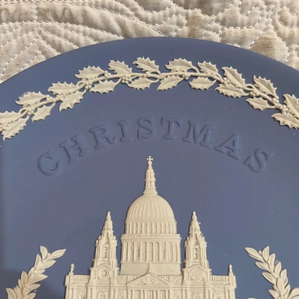 Wedgwood 1972‎ Christmas plate
